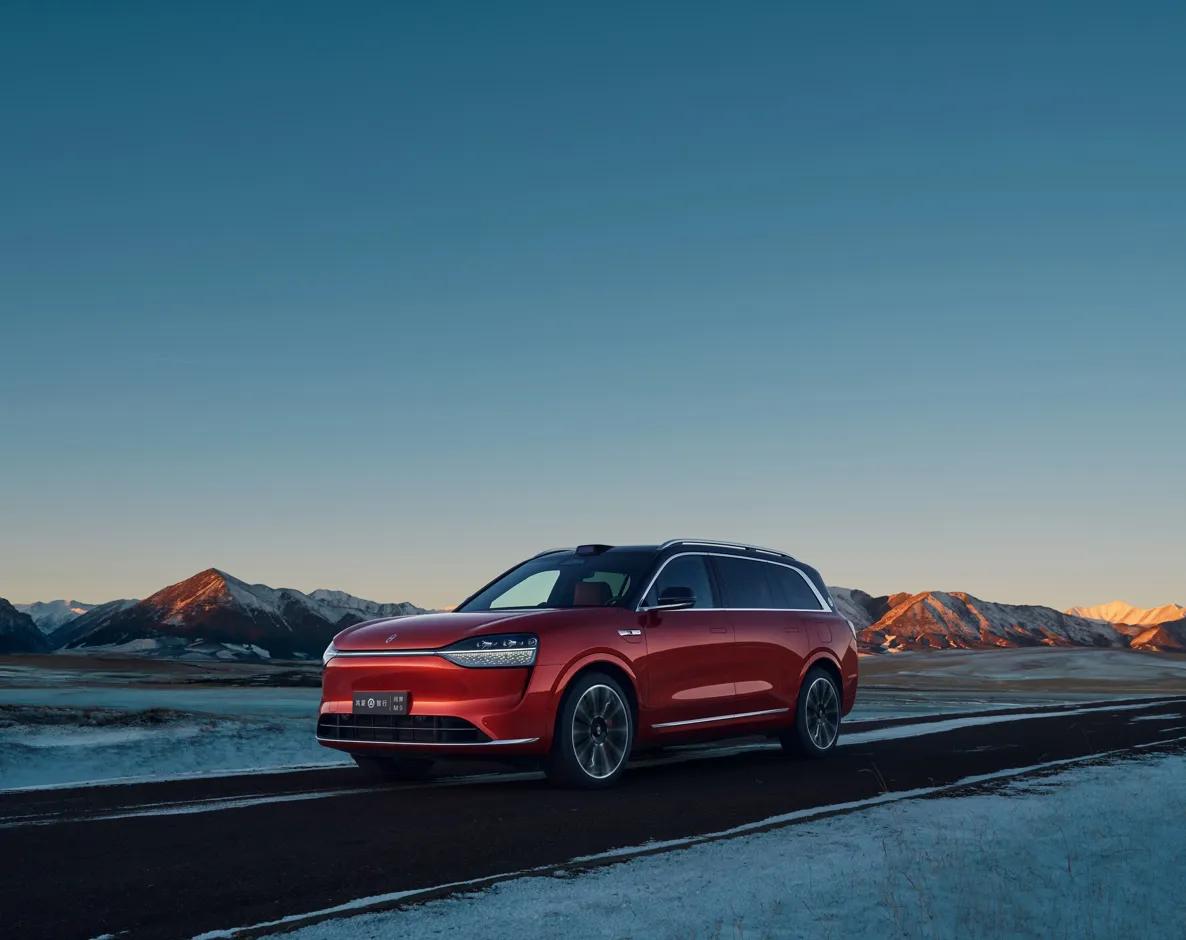 问界M9作为一款集豪华与智能于一体的高端车型，不仅在外观设计上追求极致美感，在智