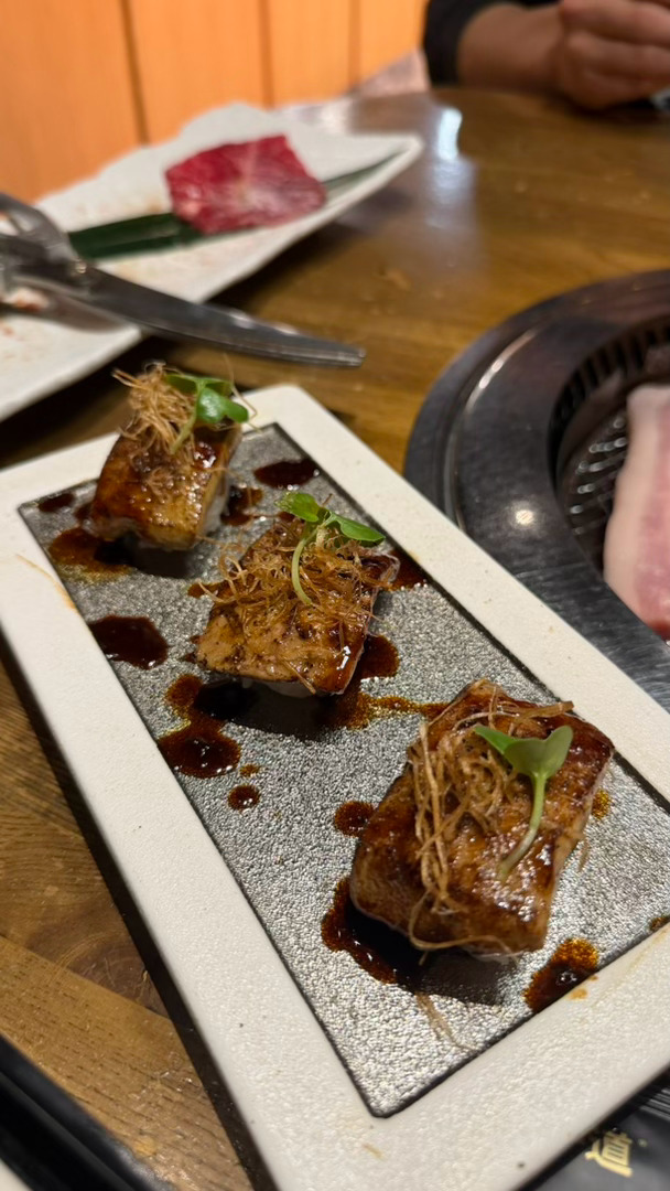 台风天也出门吃肉 