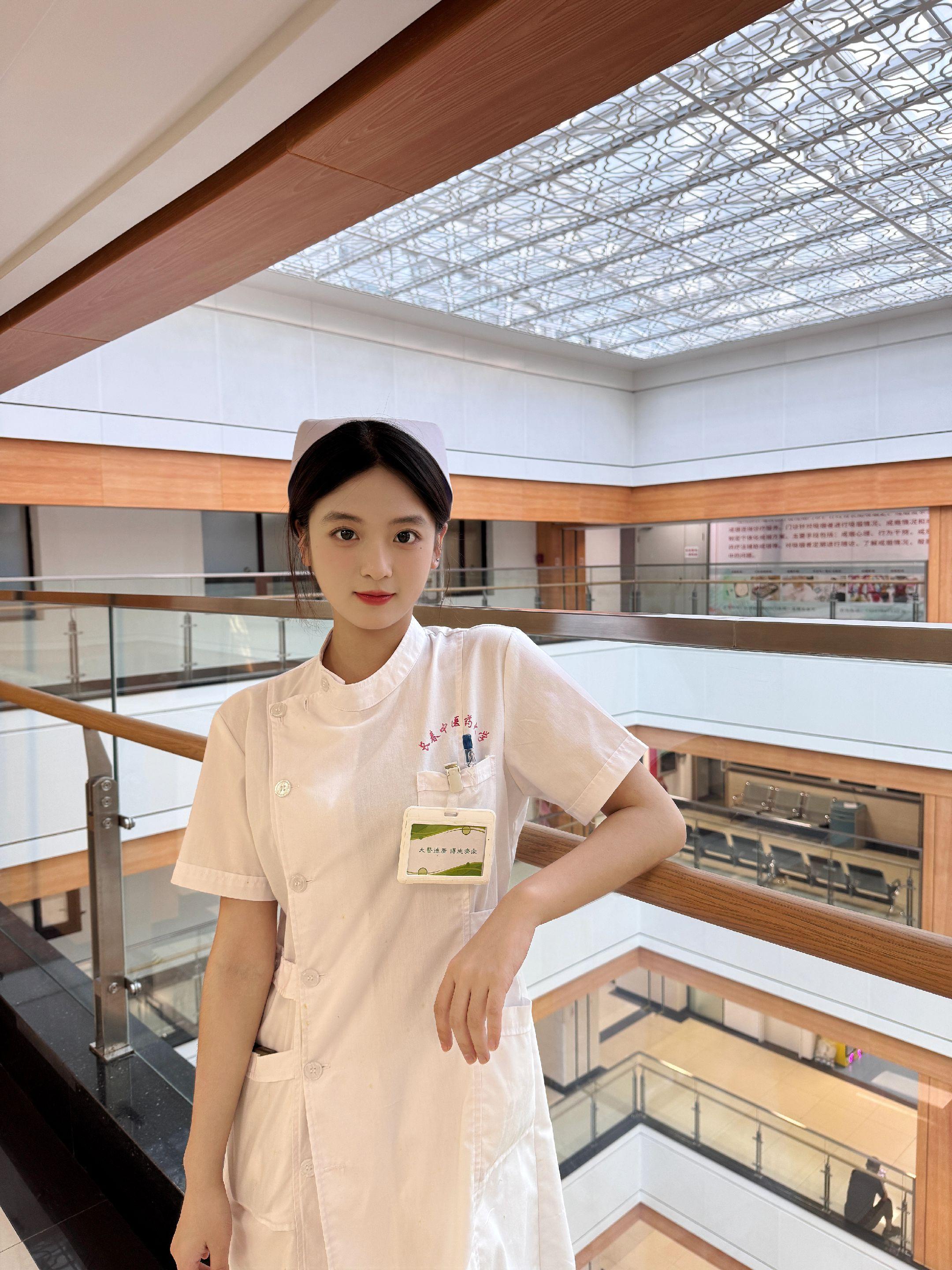 慢慢的  我在我这份职业里感受到了它存在的意义.