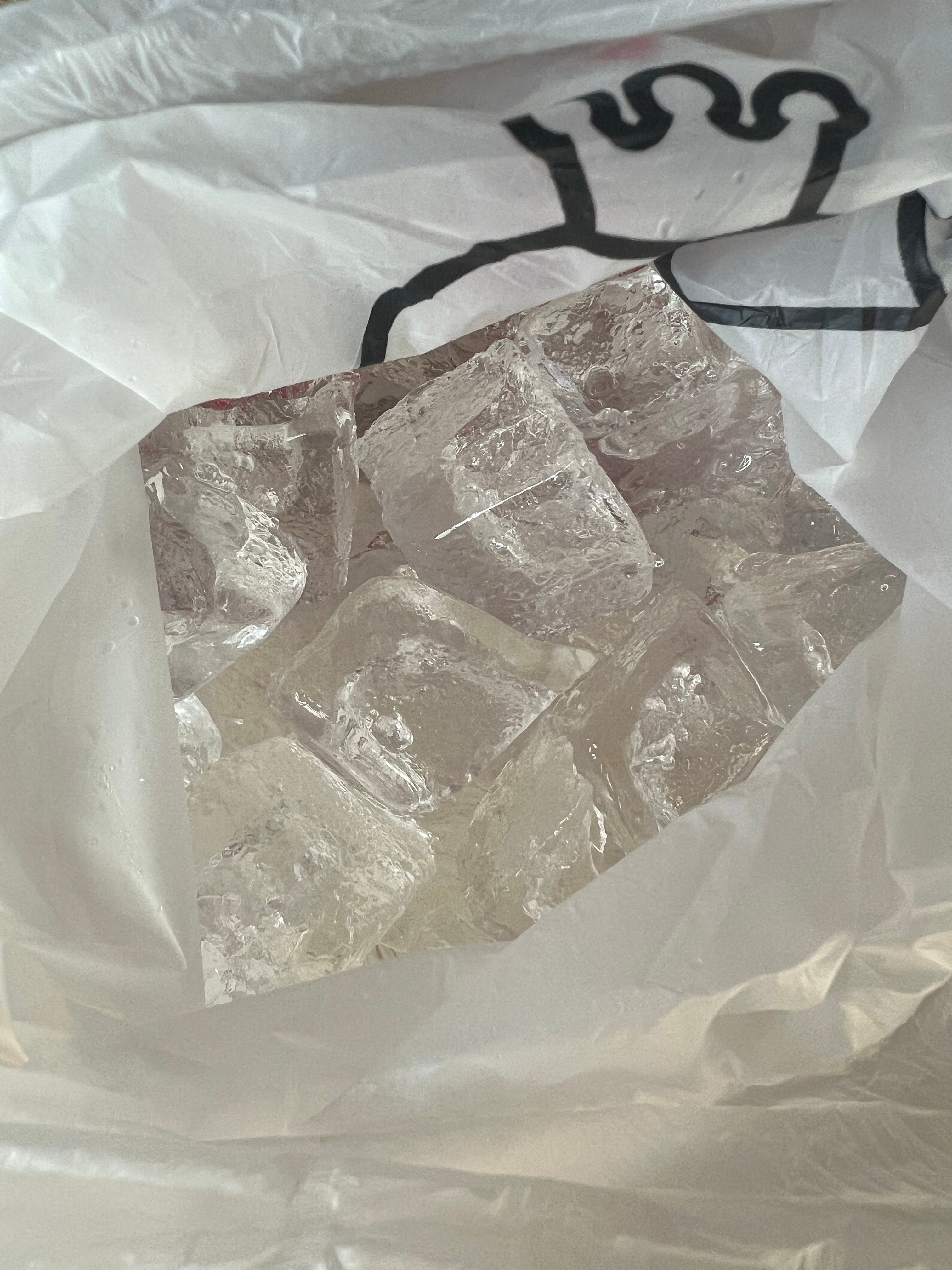 10月的常州太热了🥵，吃冰块降温  ​​​