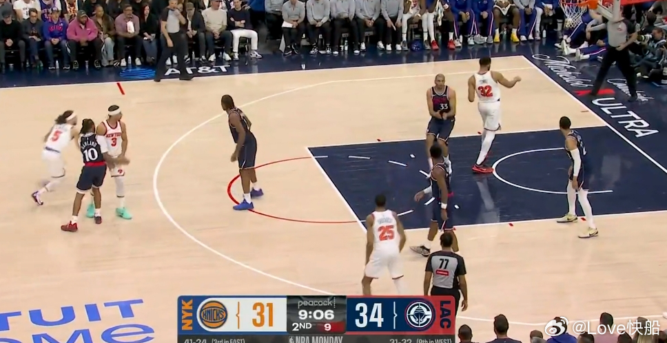 这巴图姆，又呆了吗？快船第二节9分钟就早早5犯了！！！ 