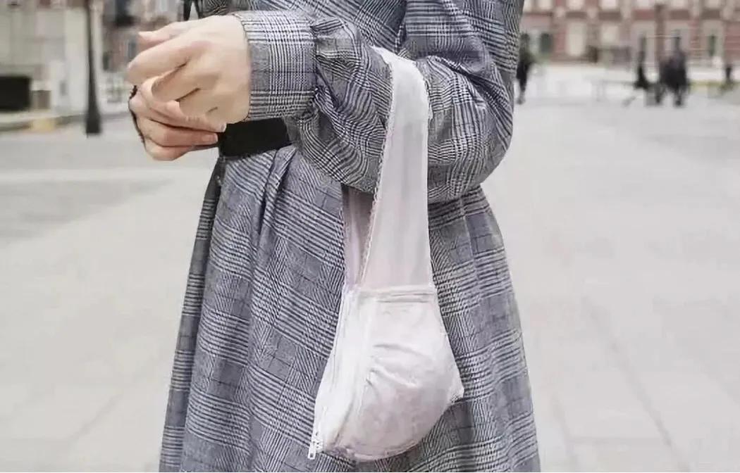 [皱眉]都说设计师是最让人难懂的职业