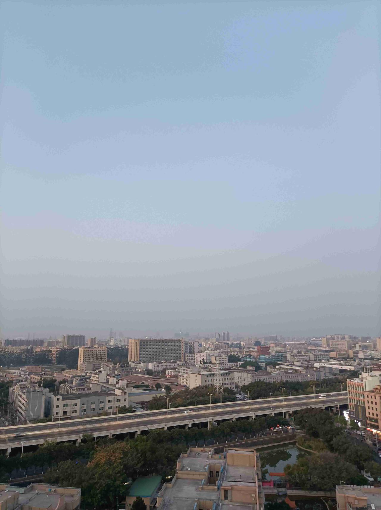 我的今日状态：😁轻松愉快
我这里的天气：☀️晴天深圳今日晴，气温16度到26度