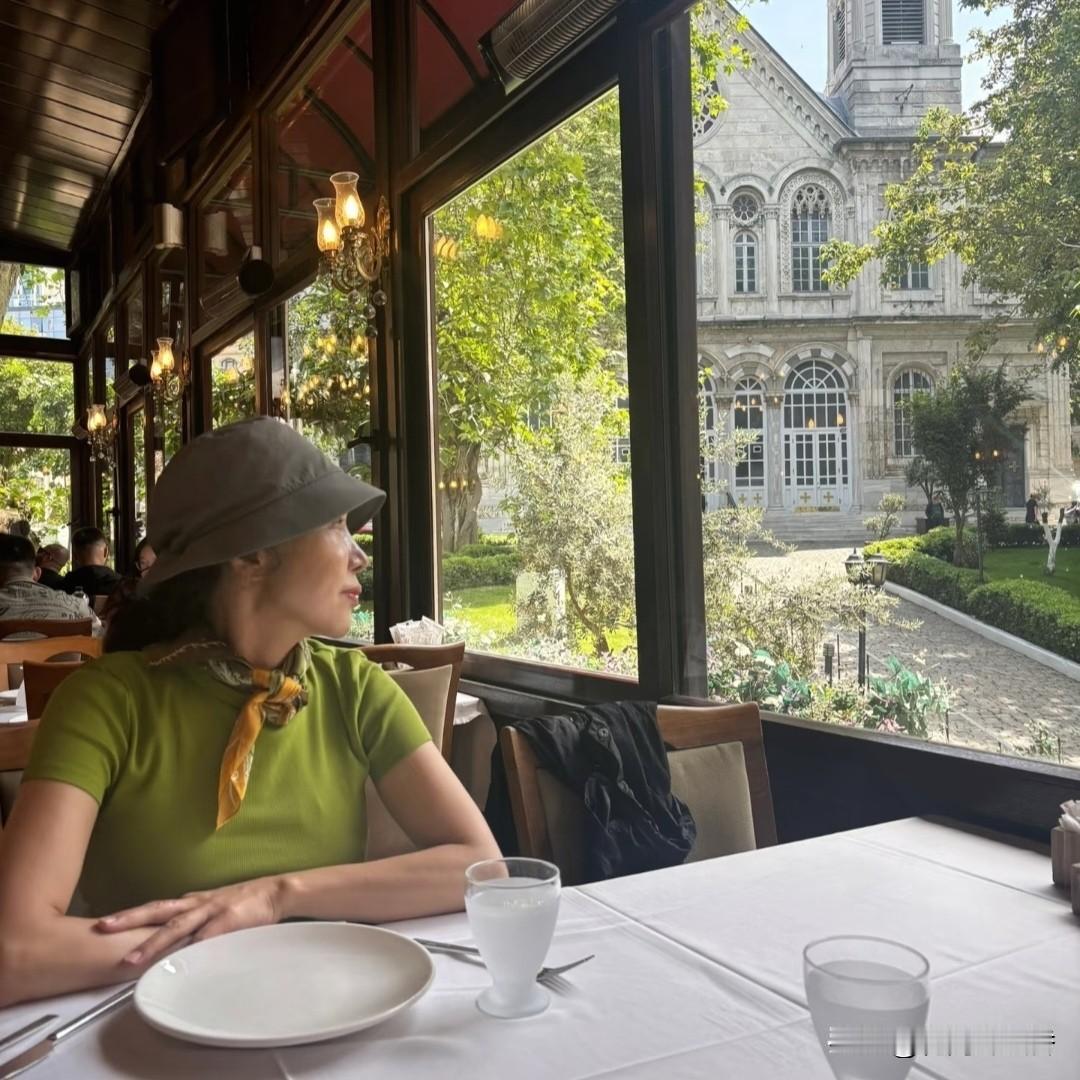 努力赚钱最终是为了什么努力赚钱，是为了拥有选择的底气，给家人安稳，让自己活得有尊