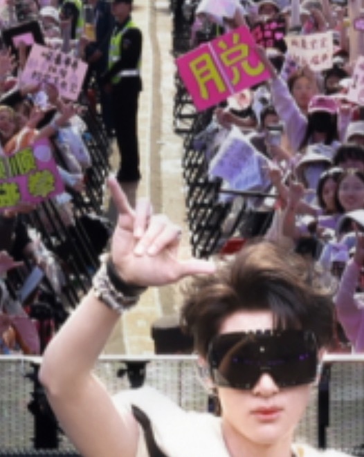 就在这个脑顶门上 ​​​