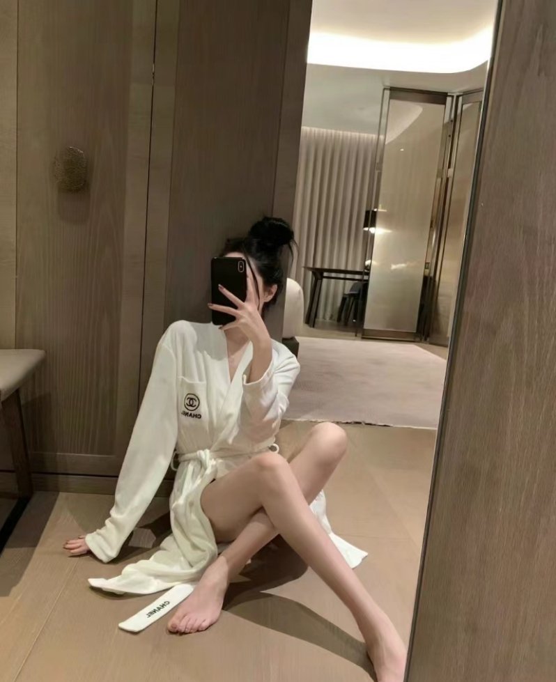 提钱他就沉默 提爱他就嫌烦 说我作 我到底应该怎么做呢 . ​​​