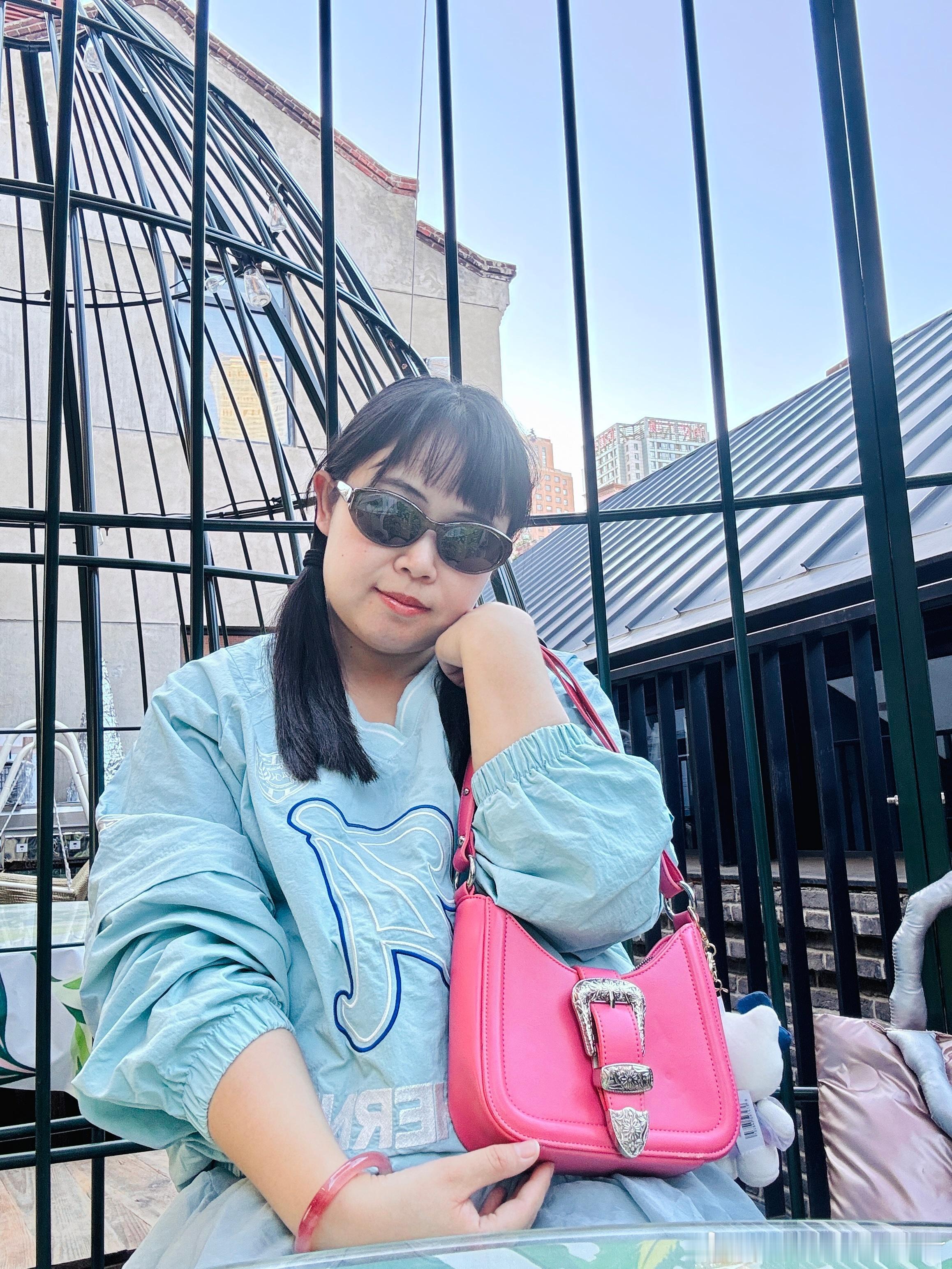 夜晚的东关街🚃挺小资的  ​​​