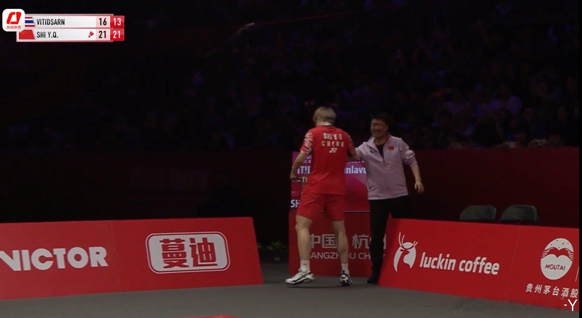 2025杭州总决赛男子单打4-2石宇奇2-0昆拉武特（21-16 21-13）石
