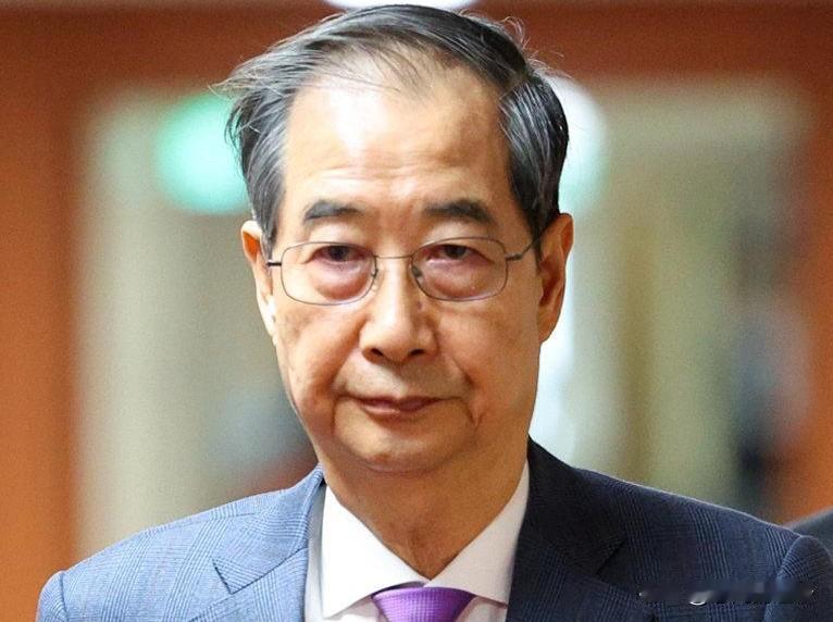 法院不认为韩德洙有毁灭证据和逃跑的嫌疑，驳回对韩德洙的拘留申请！
韩德洙昨天出席