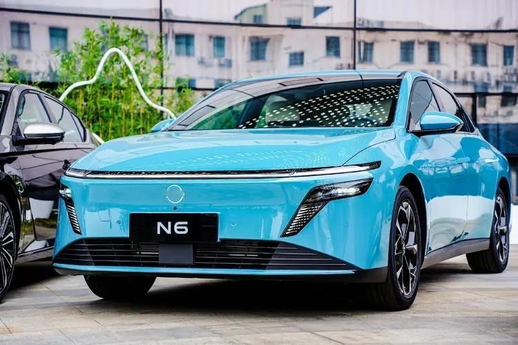 第一次开插混跑长途，我被这续航惊到了
上周开朋友的N6 Pro+跑了一趟天津，来