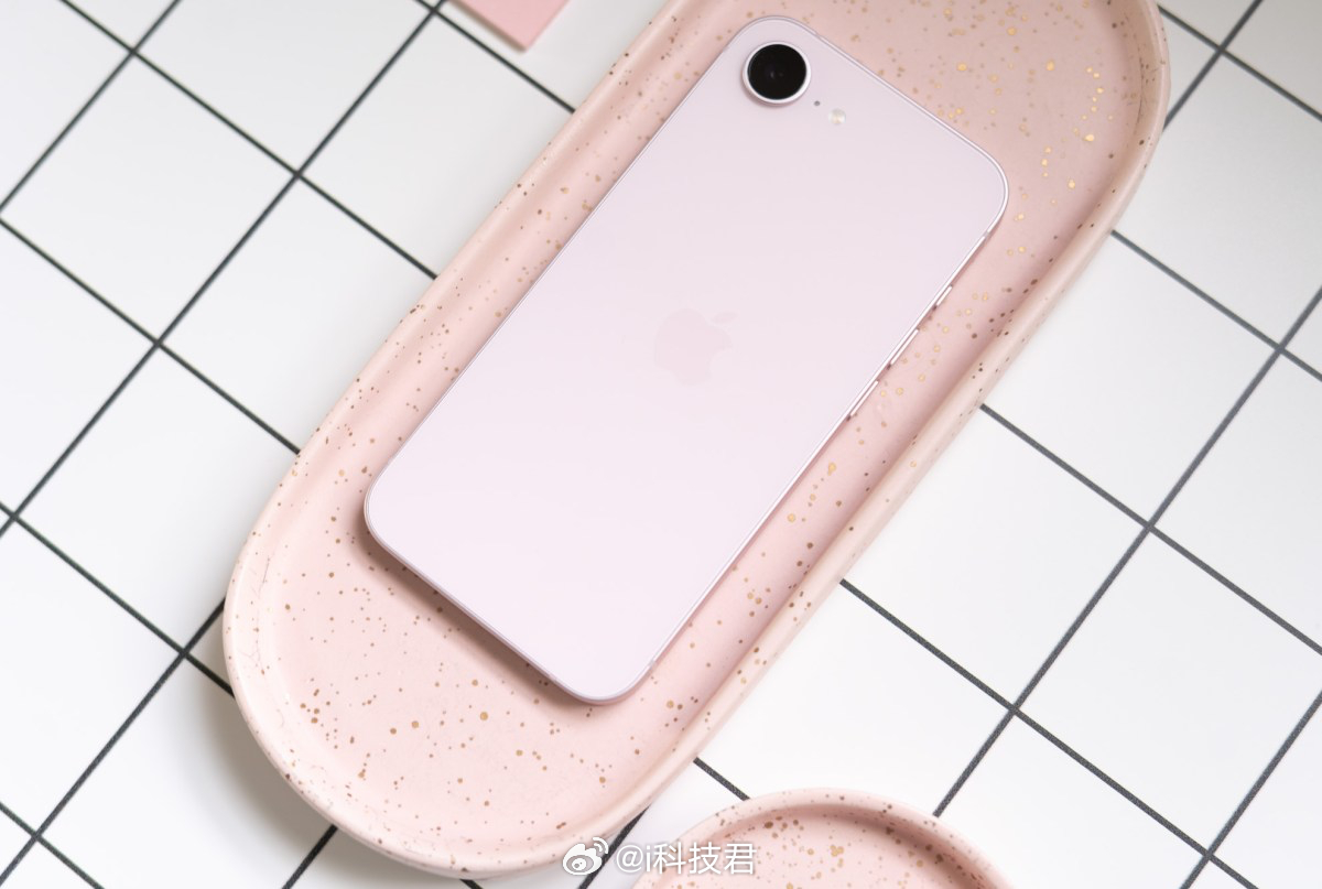 2026年1-2月中国市场手机出货量（信通院官方）• 智能手机：3695.4万部