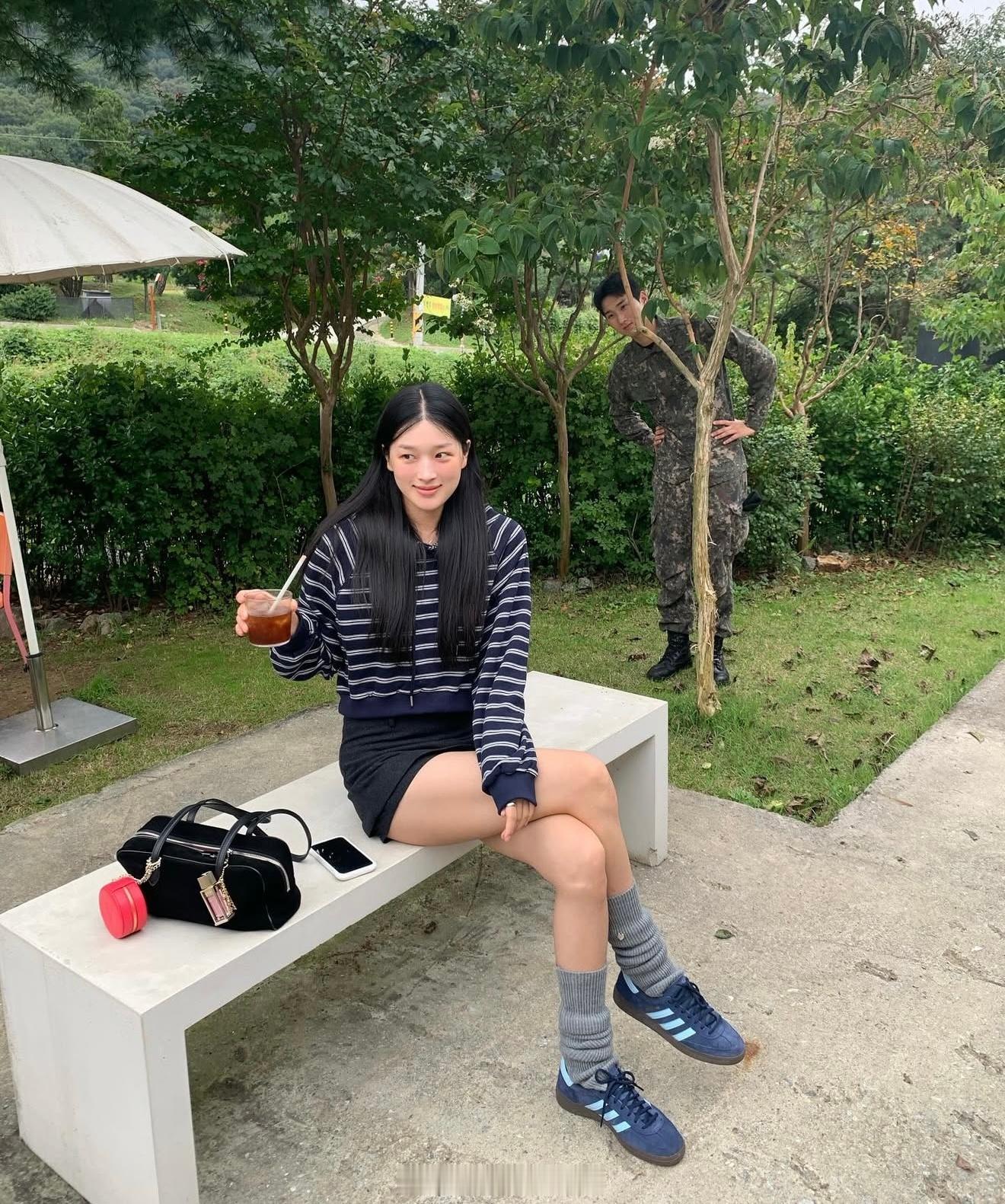 穿搭分享 连续更新第2602天韩国时尚女生日常搭配上班上学啦韩系穿搭超能新星汇新