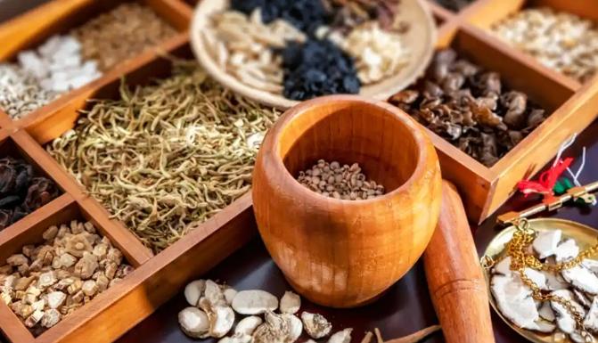 为什么前列腺炎多是肾虚夹湿热？








在过往很多人的印象中，前列腺炎这