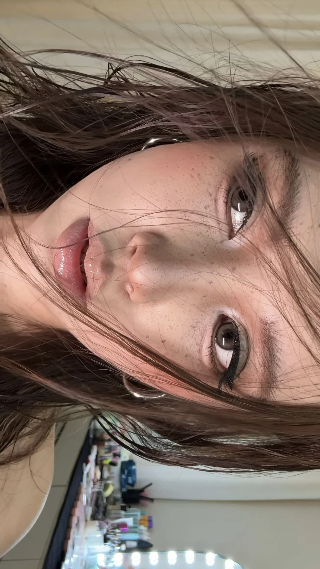 轻欧美雀斑妆