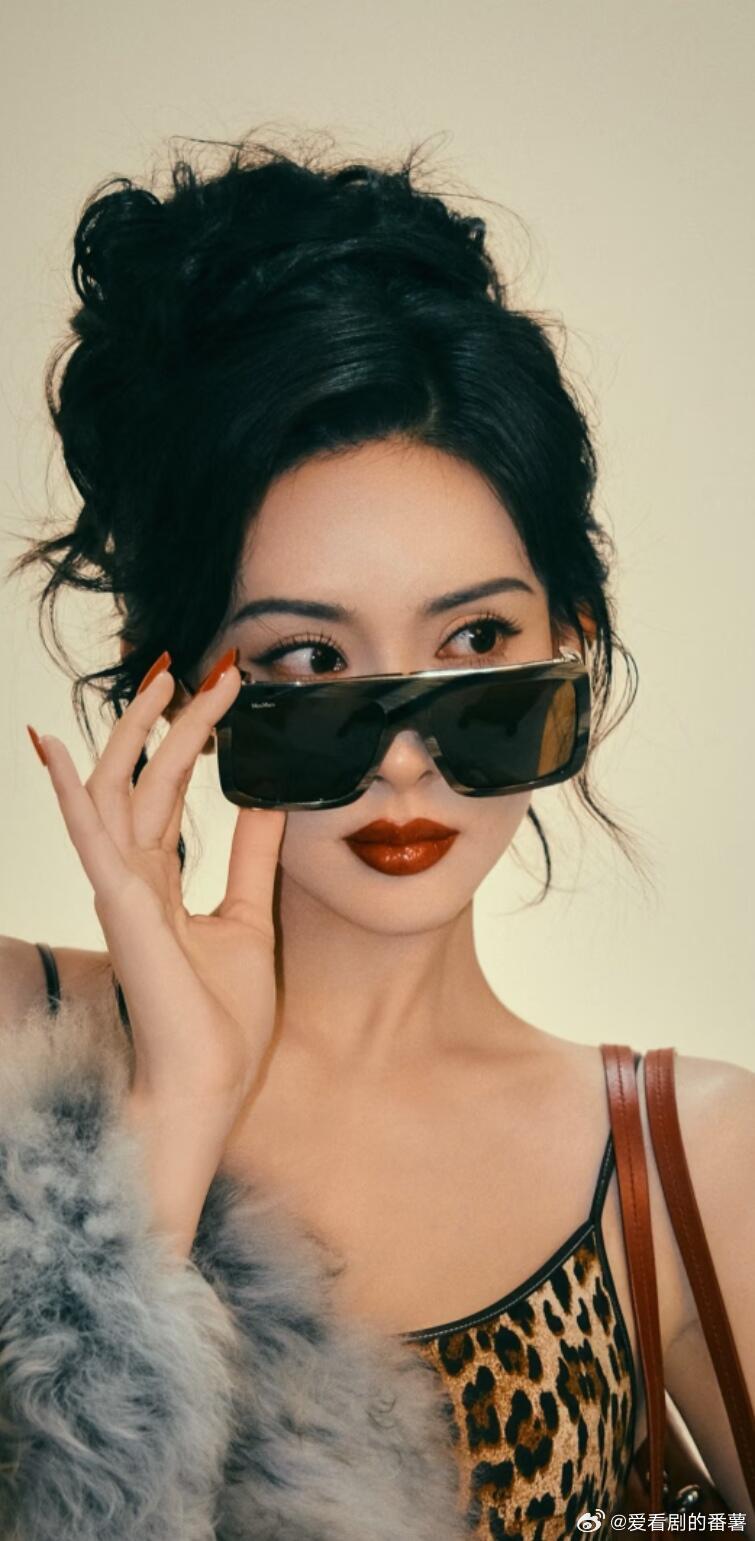 孟子义[超话]  孟子义😍每个风格的壁纸我都有❗️❗️孟子义｜壁纸｜ ​​​