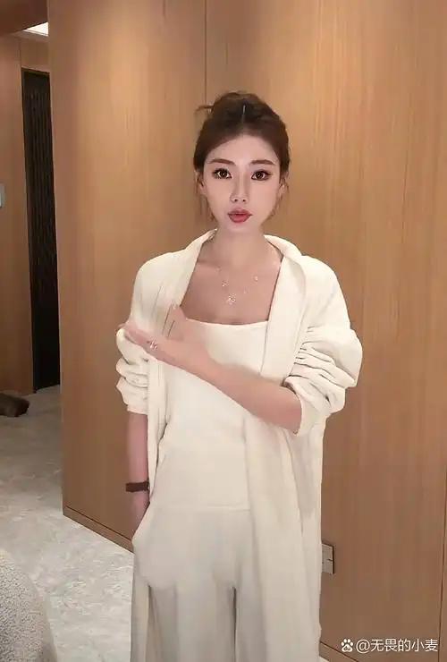 近日，汪小菲妻子马筱梅在直播中大方透露，目前她和汪小菲在台北是租房居住，这一消息