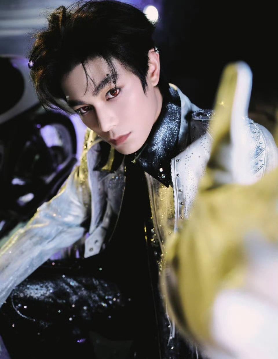 今晚吃了什么给我参考参考♥丁禹兮 

91. 愿你在时光的长河中，不随波逐流，坚