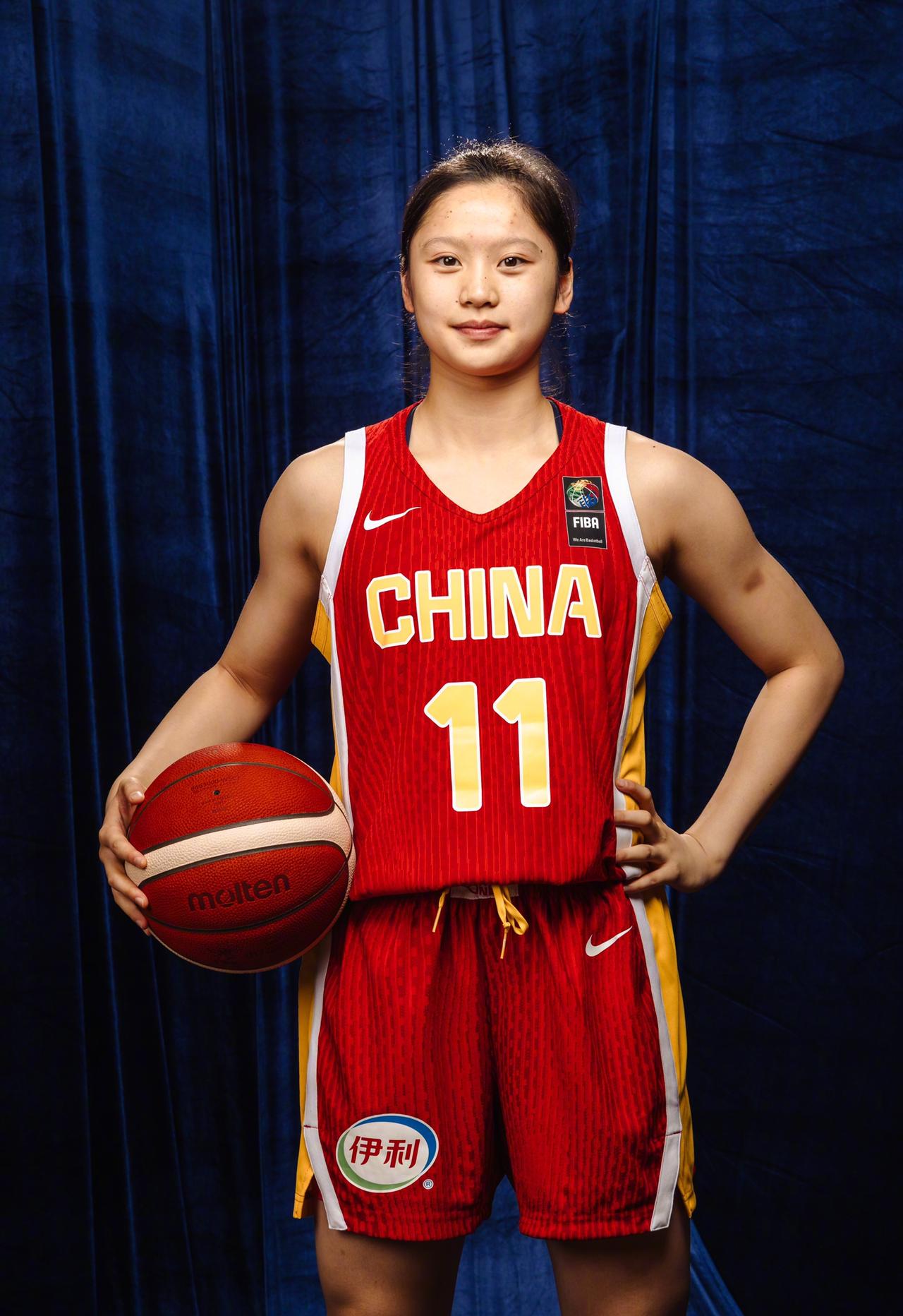 中国U17女篮这三位，未来至少有一位是国家队主力

第一位是李沅珊（11号），把
