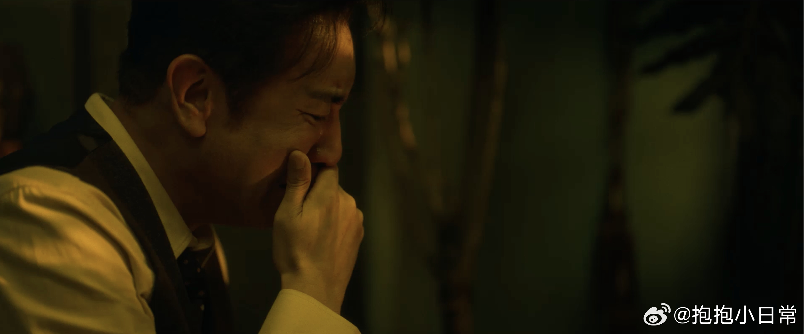 八千里路云和月态度预告 万茜饰演的角色让人感受到一种独特的力量，她的演技深入人心