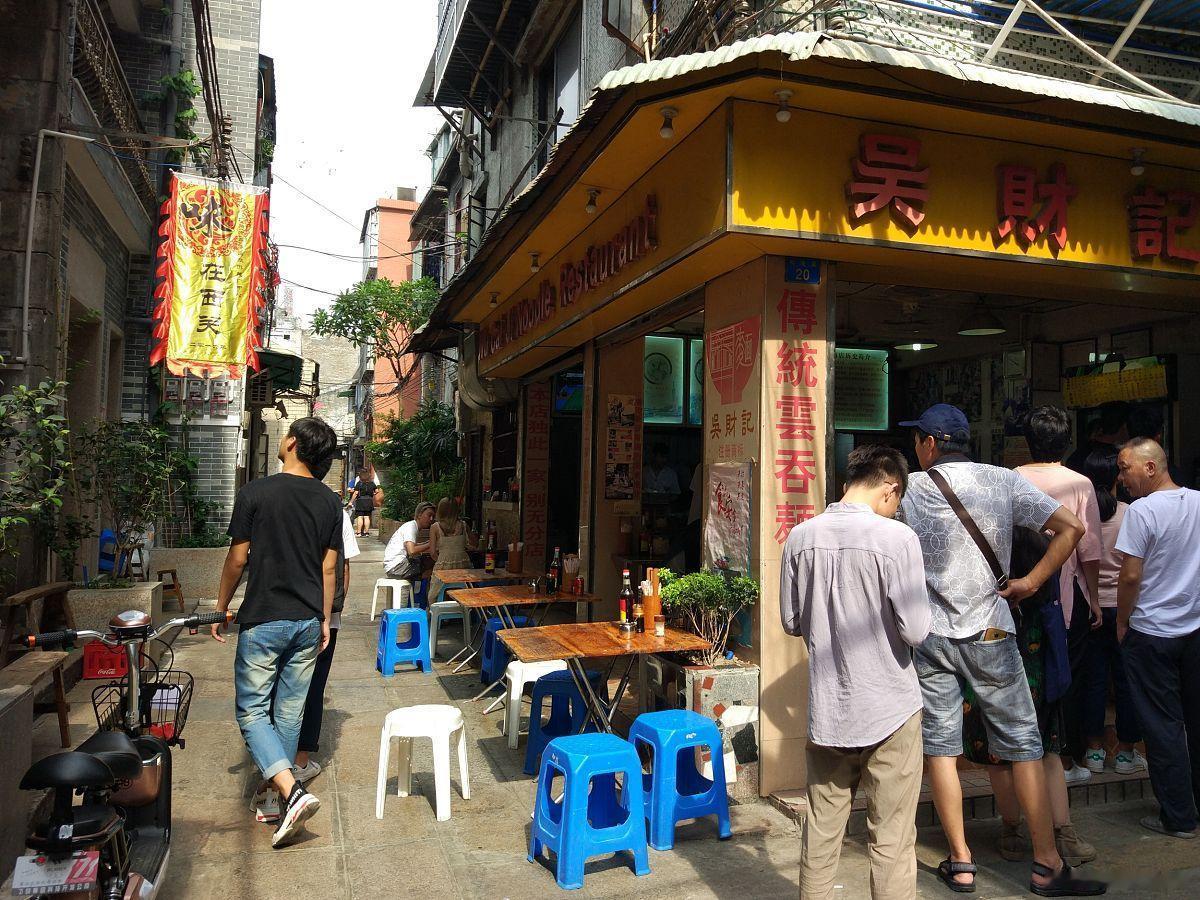 在广州生活久了，真容易把这儿的细致当成本该如此。前阵子开车去长沙出差，才惊觉——