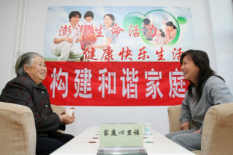 非亲孙案：最扎心的法律悖论
 
全网热议的非亲孙案，本质不是婆媳纠纷，而是一场法