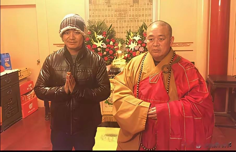 如今再回过头来看这些当时曾令人羡慕不已的名人组合影照，以及照片里的人物，会有一种