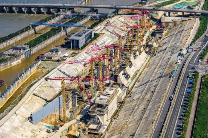 三湘大地水脉奔涌，黄金水道建设步履铿锵。截至2026年6月底，湖南省水运建设投资