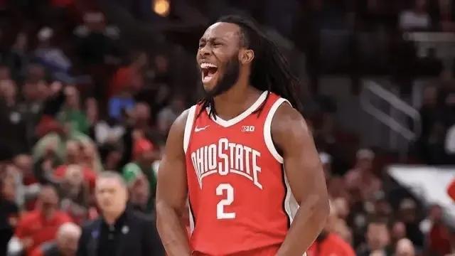 NBA夏季联赛，火箭对阵掘金的比赛中，出现了非常奇葩的一幕。这支夏季联赛的火箭队