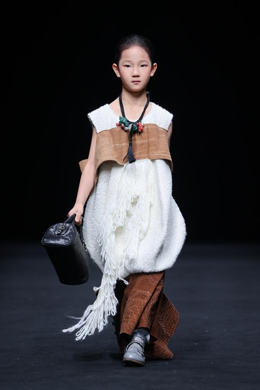 MEIMEILILY | 上海日 2026中国国际时装周秀评

MEIMEILI