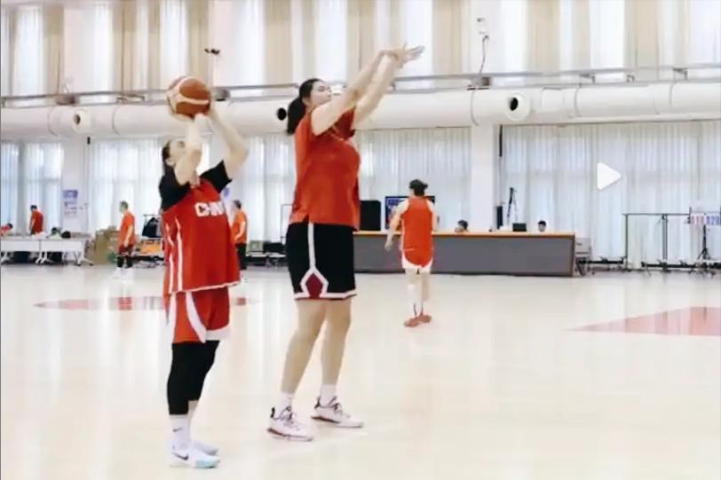 中国女篮最新动态，知名体育媒体人“三土带刺”消息：7 月 7 日、9 日队伍将奔