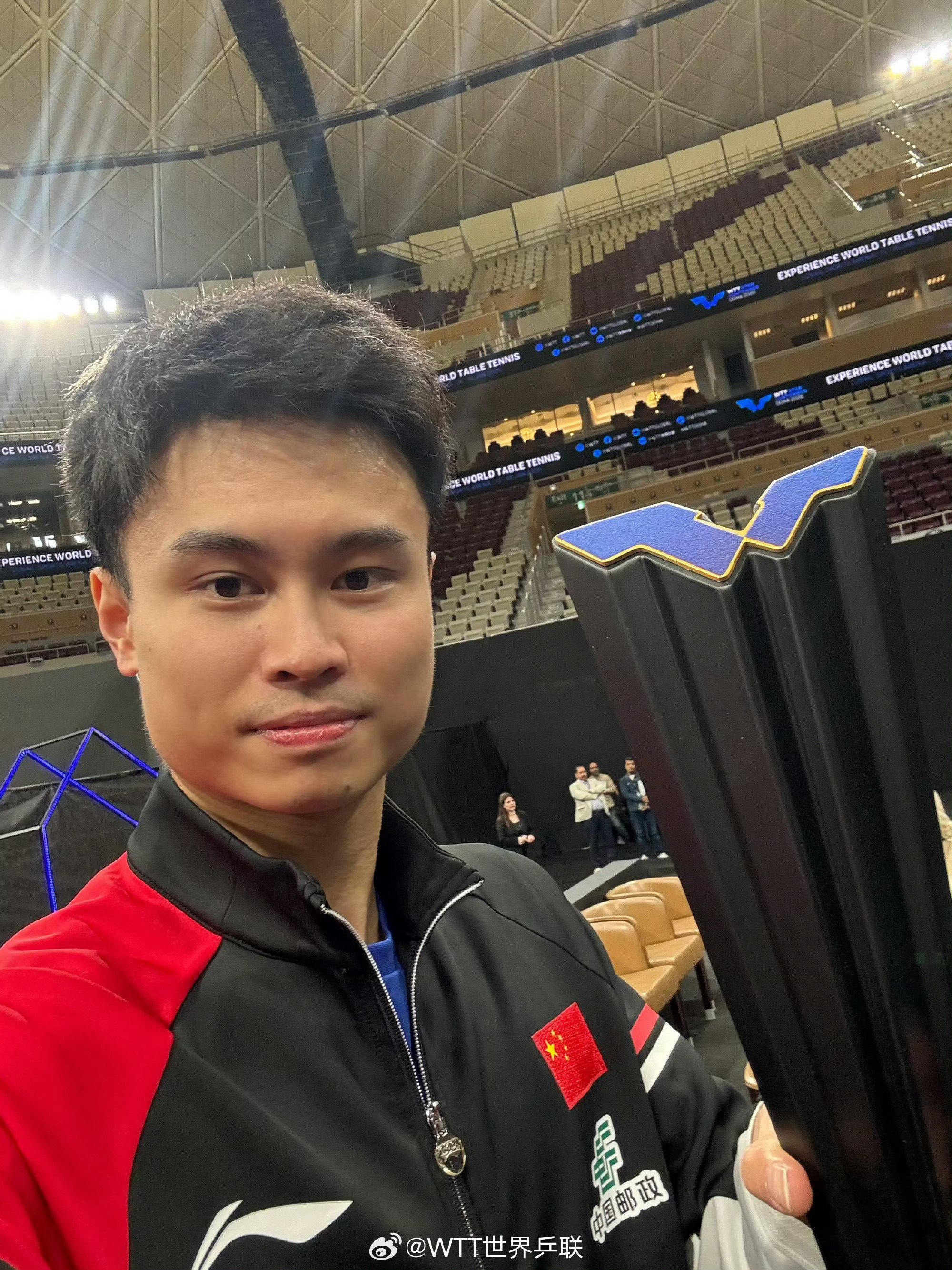 【#WTT多哈站男女单冠军自拍# 】男单决赛，周启豪(CHN)4-2温瑞博(CH