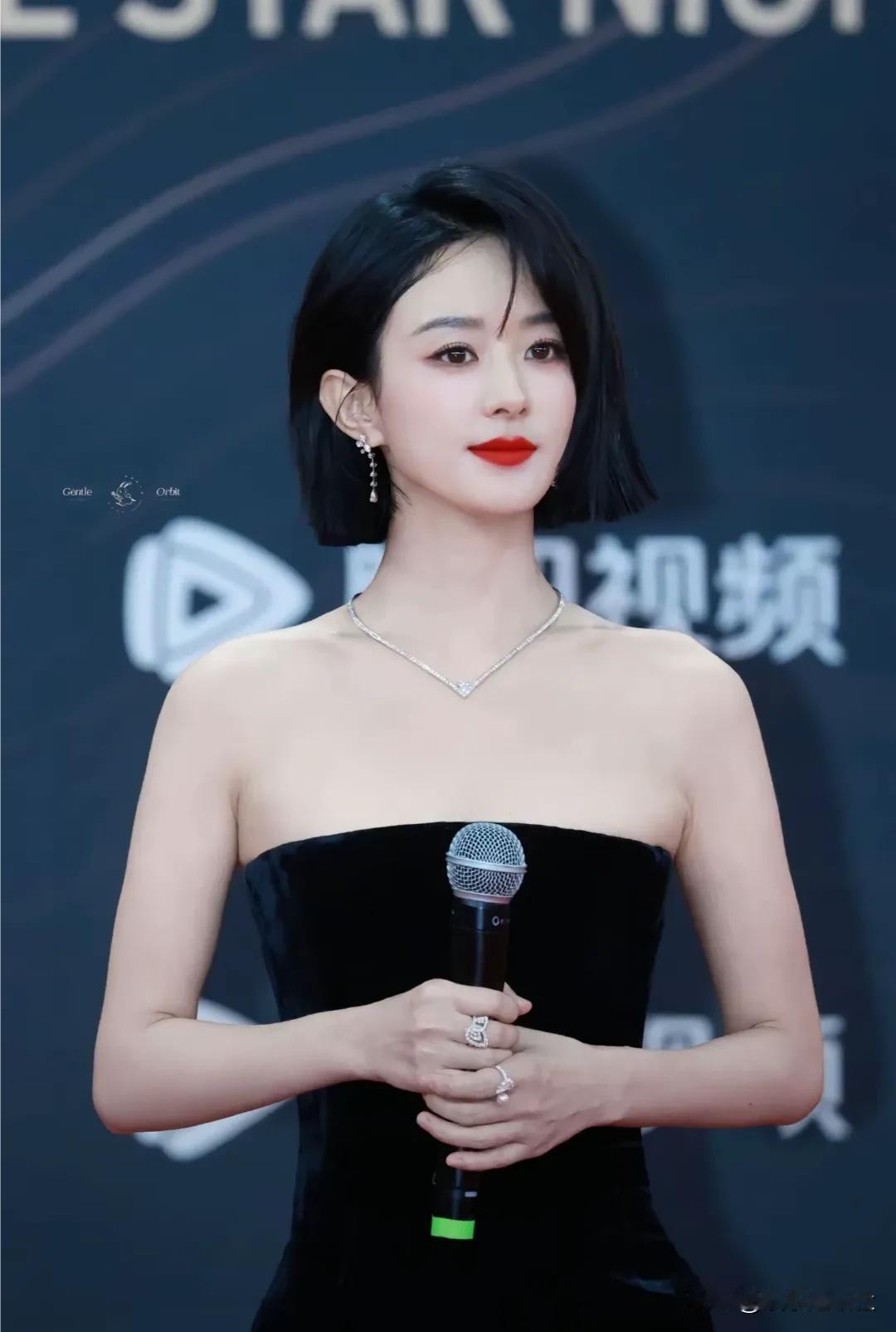 黑裙女神，优雅动人！颖宝星光大赏生图新鲜出炉！赵丽颖红毯压轴 人气女神赵丽颖 颖