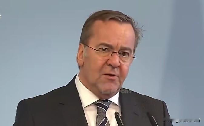 德国国防部长鲍里斯·皮斯托瑞斯表示“这并非我们的战争，我们也未曾挑起事端”;
