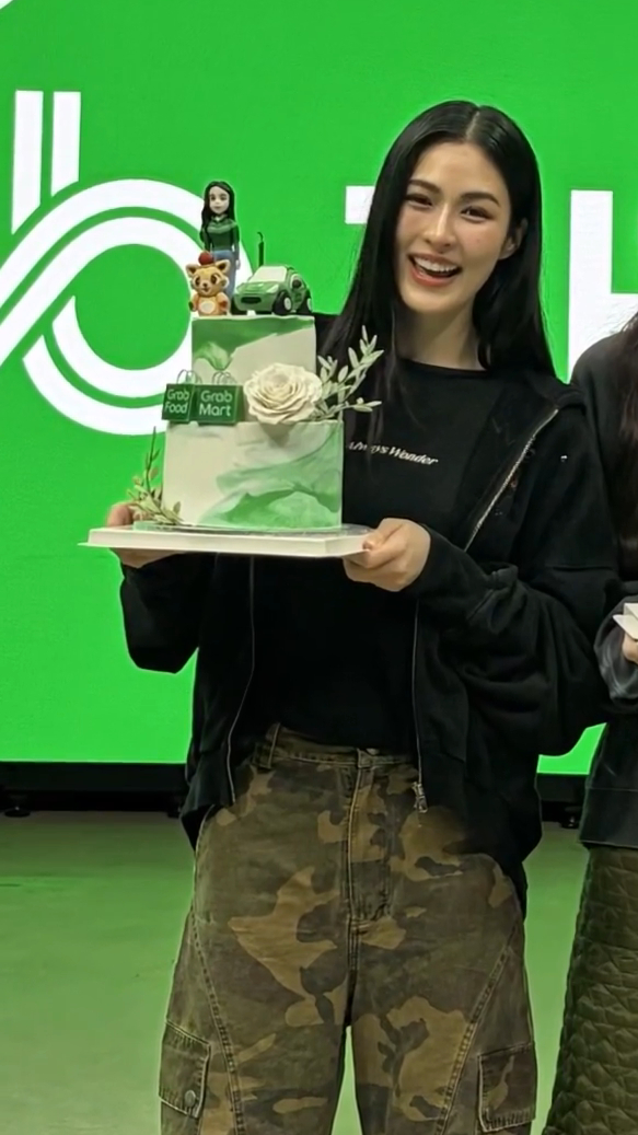 越简单越帅就是邝玲玲这样🥰邝玲玲