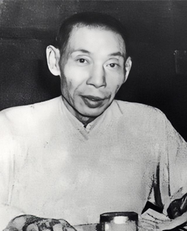 1945年9月，杜月笙信心满满前往上海，认为当不了市长，至少也是个副市长。没想到