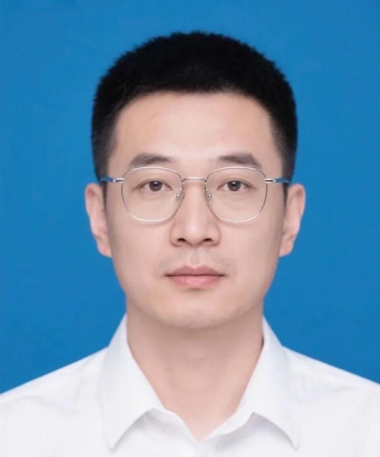 合肥 一路硕博终究是把自己耽误了
个人情况：合肥本地人，90年，身高180，体重