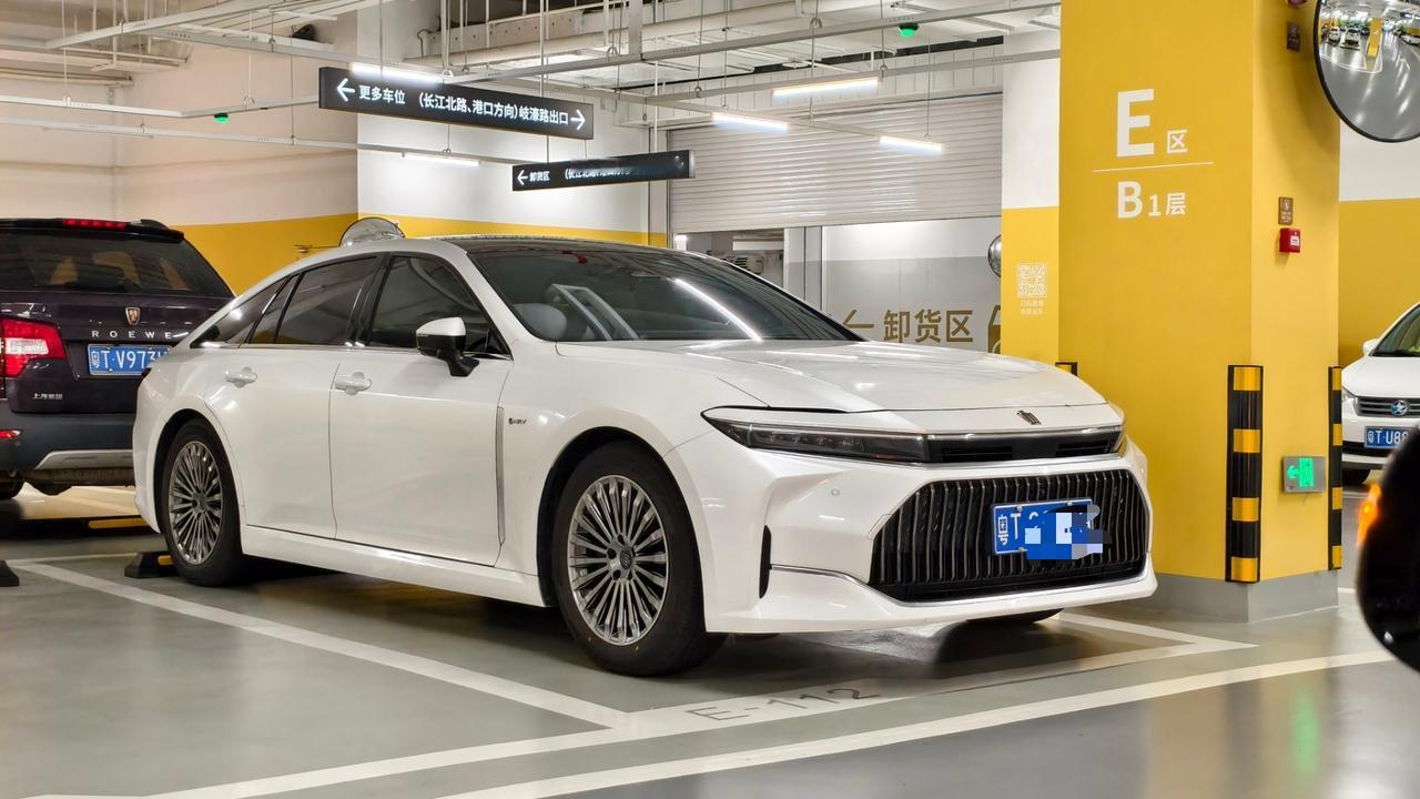 买皇冠挺好的，跟我买韩宾是一个道理
就买自己喜欢的感觉，数量小众更好
去停车场不