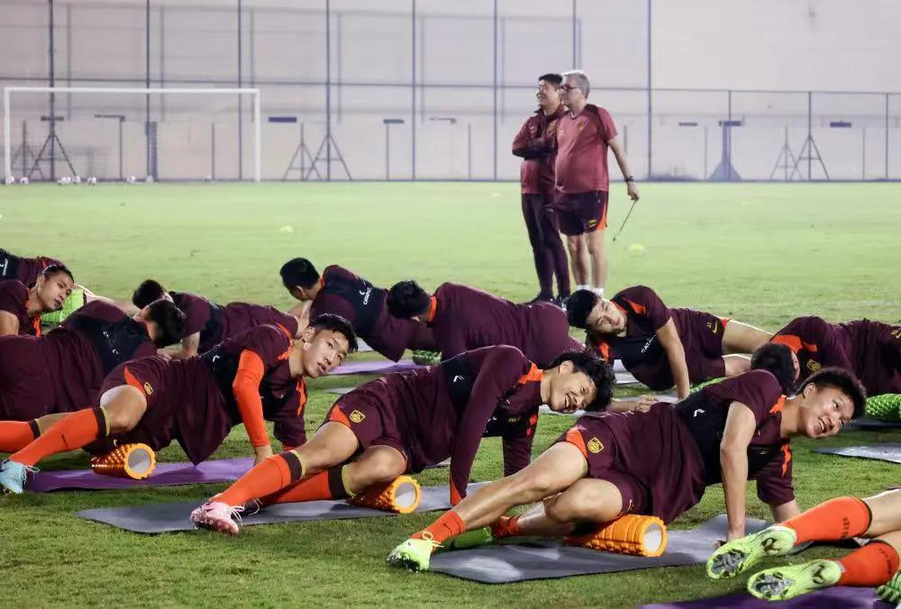 国足将于14日客场战巴林，比分多少能接受？

第一、3-0，国足赢，能接受，拿到