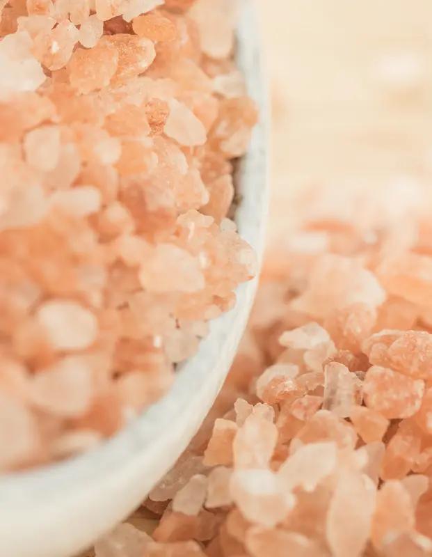 我被“玫瑰盐”狠狠交过智商税！前几年它超火，打着“喜马拉雅”“天然矿物”标签，外