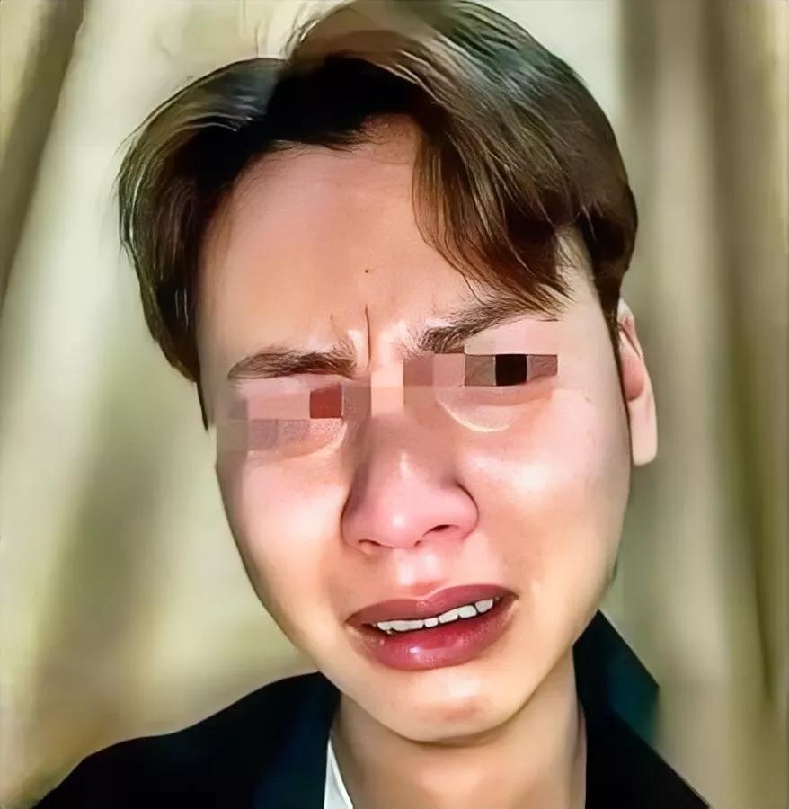 22岁男孩来杭打拼

发薪先转姑妈1500

转头就被赶出门？

别傻了，哪有什