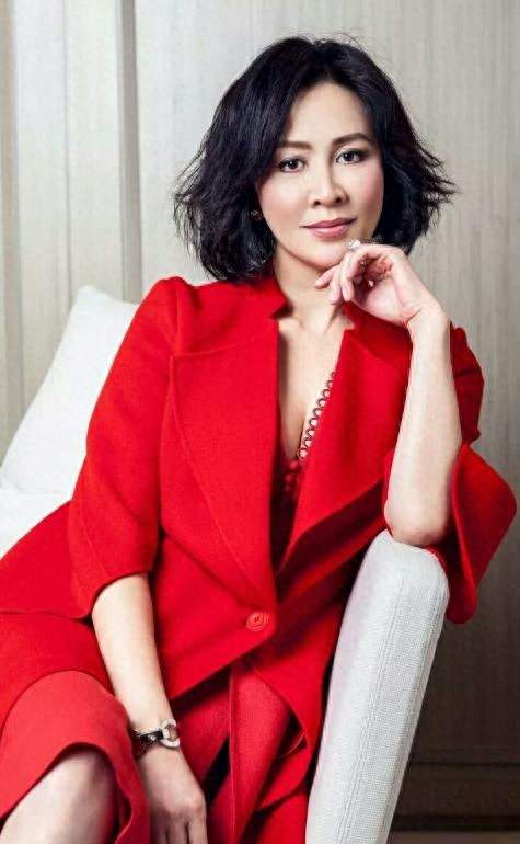 医生坦言：刘嘉玲61岁好气色，是钱和心态堆出来的