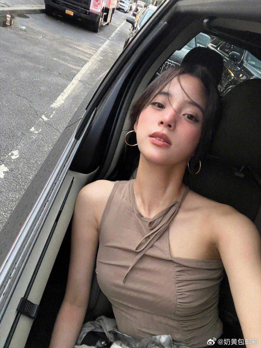 内娱女明星留子味偶遇娜娜 早期vlog的先河者 ​​​