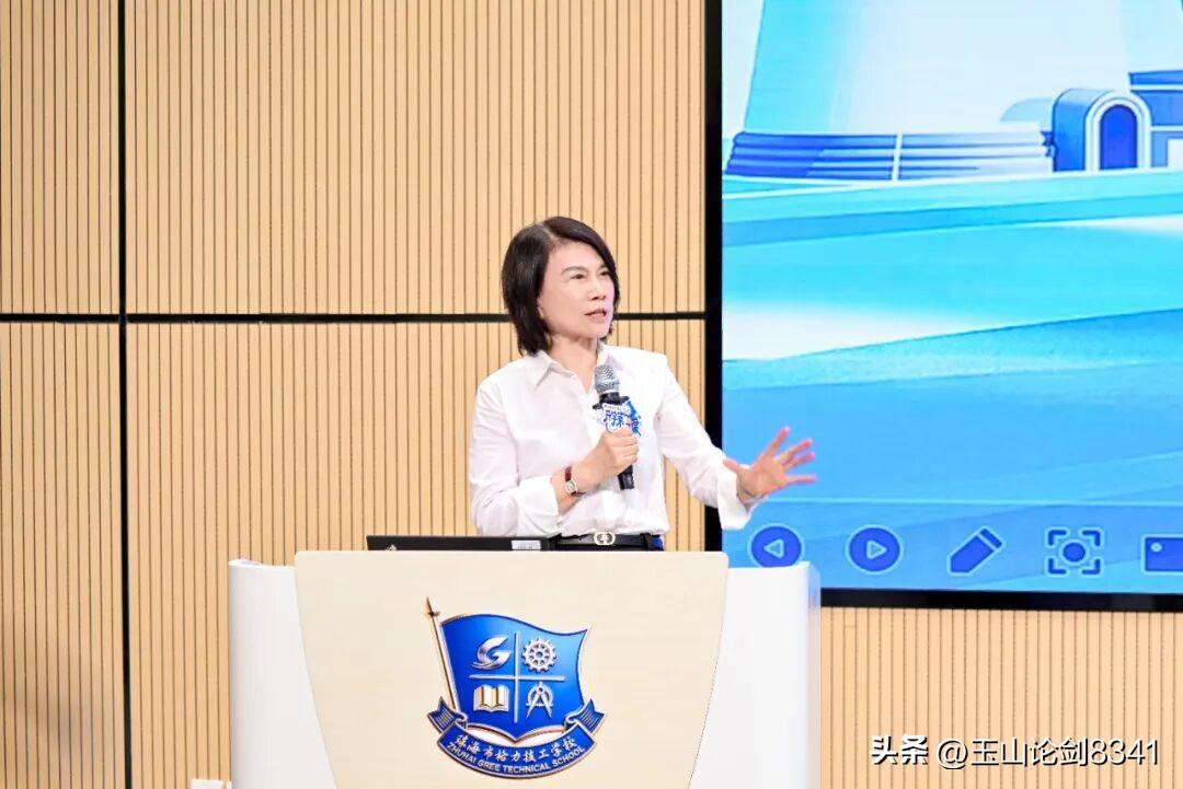 这不是学校完全没用，是节奏对不上。现在产业跑得太快，学校还在按老黄历教，企业招来