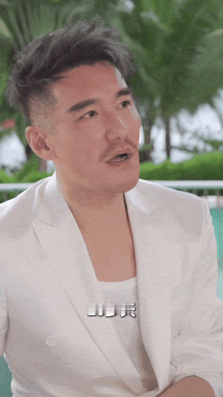 #胡兵20天轻断食瘦了20斤# 胡兵这个毅力我真的太佩服了，可以在20里面坚持没