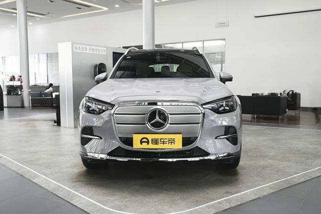 7月8日晚，全新奔驰纯电GLC正式上市，鎏金版全国统一售价33.98万元起。另外