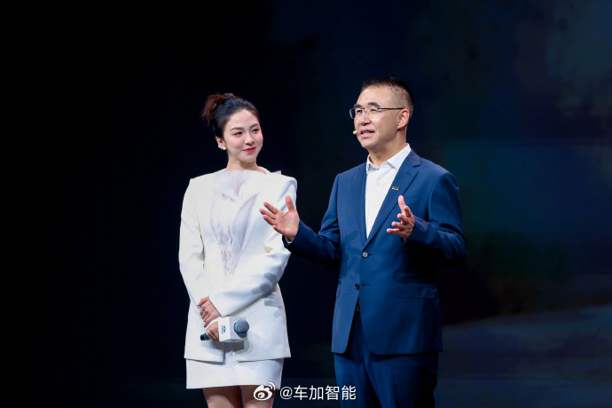 谁家发布会把舞蹈歌唱体育大佬都集齐了 长安启源Q06的发布会现场，有点意思。聊天