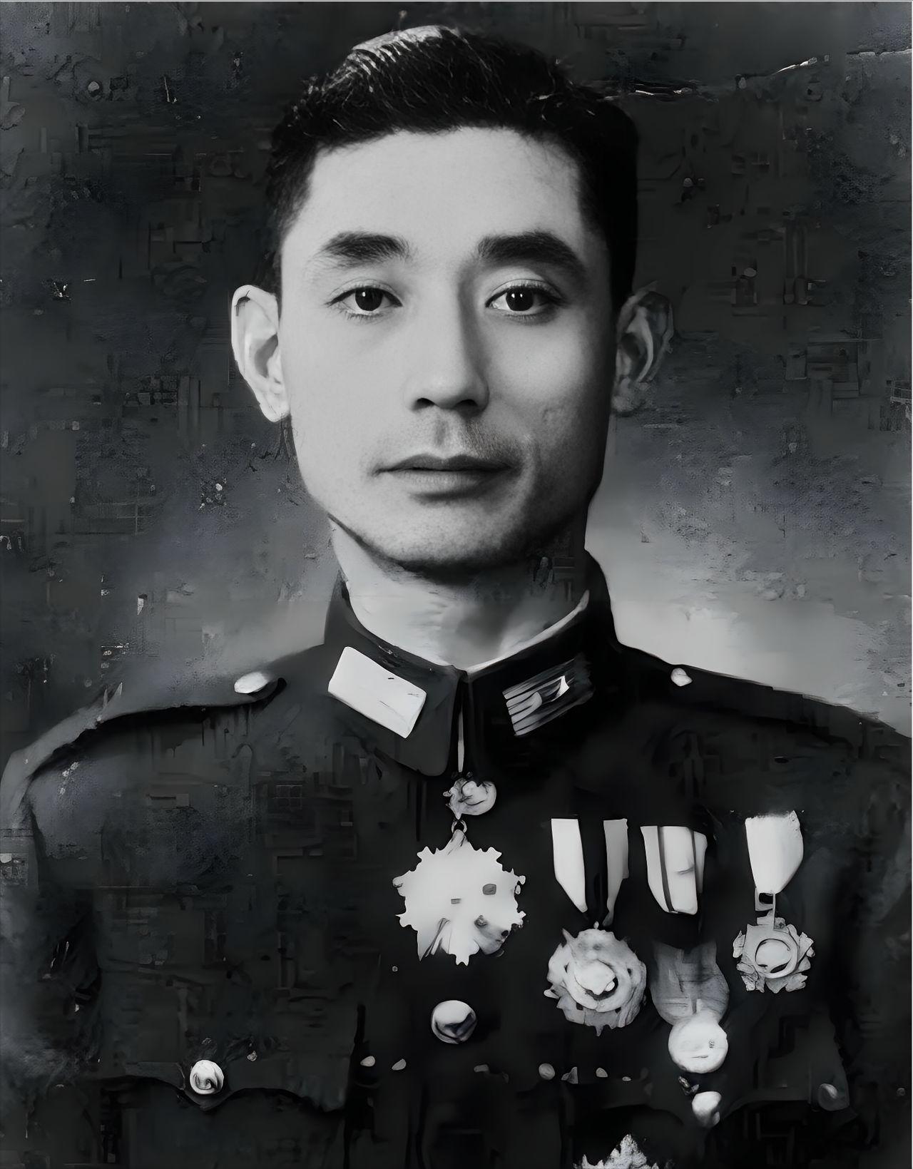 1944年，名将罗树甲被俘，为了让他屈服，日军把他的两根大脚趾砍了下来，用刺刀刺