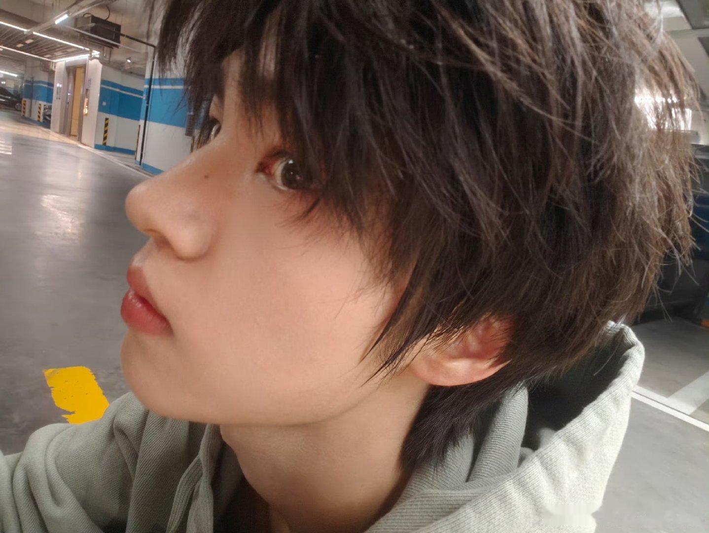 钎城庆祝300万福利钎城翻了半天相册 钎城翻了半天相册！！ 