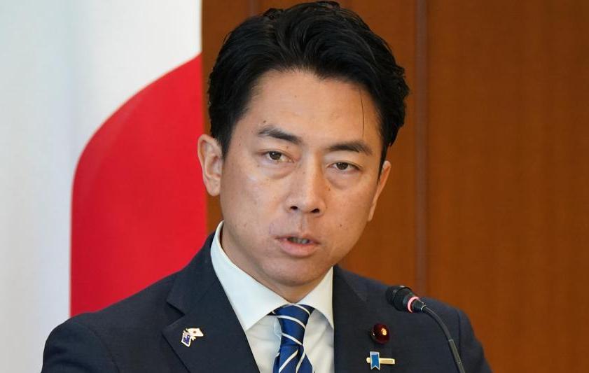 日防卫大臣：中俄在日本专属经济区内实弹演习

日本防卫大臣小泉进次说，中国和俄罗