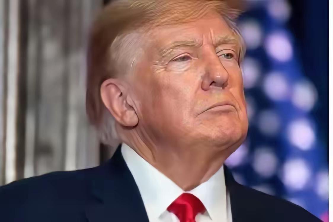 拜登的预言，现在看越来越像一个精准的预警。2024年美国大选收官前，他曾公开表示